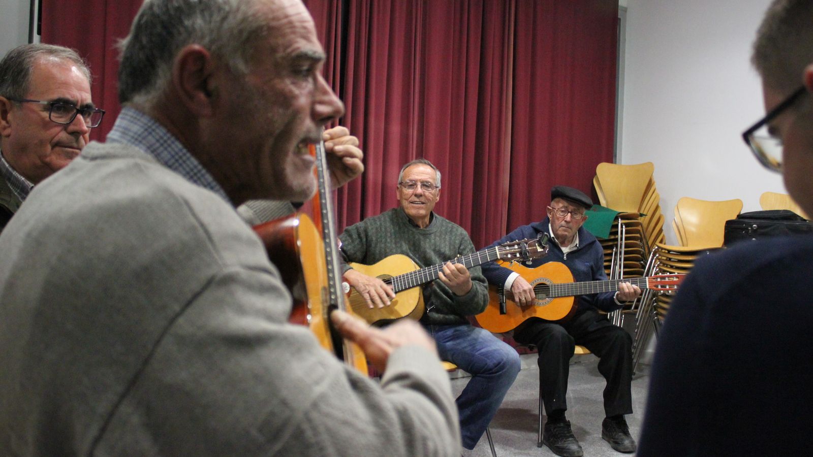 Ensayos para estar preparados para el baile de ánimas del día 7.