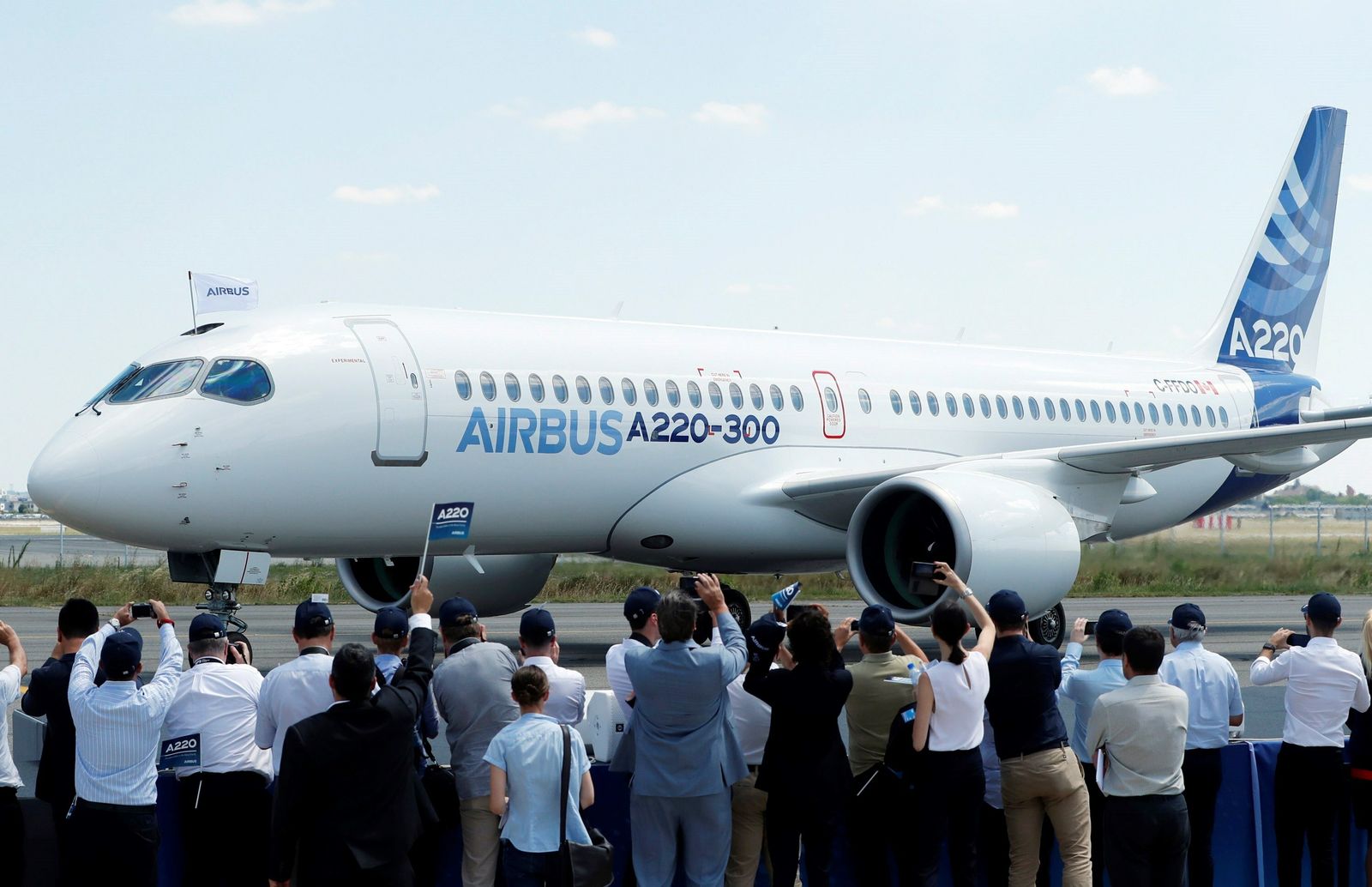 Presentación del A220-300 en Francia.