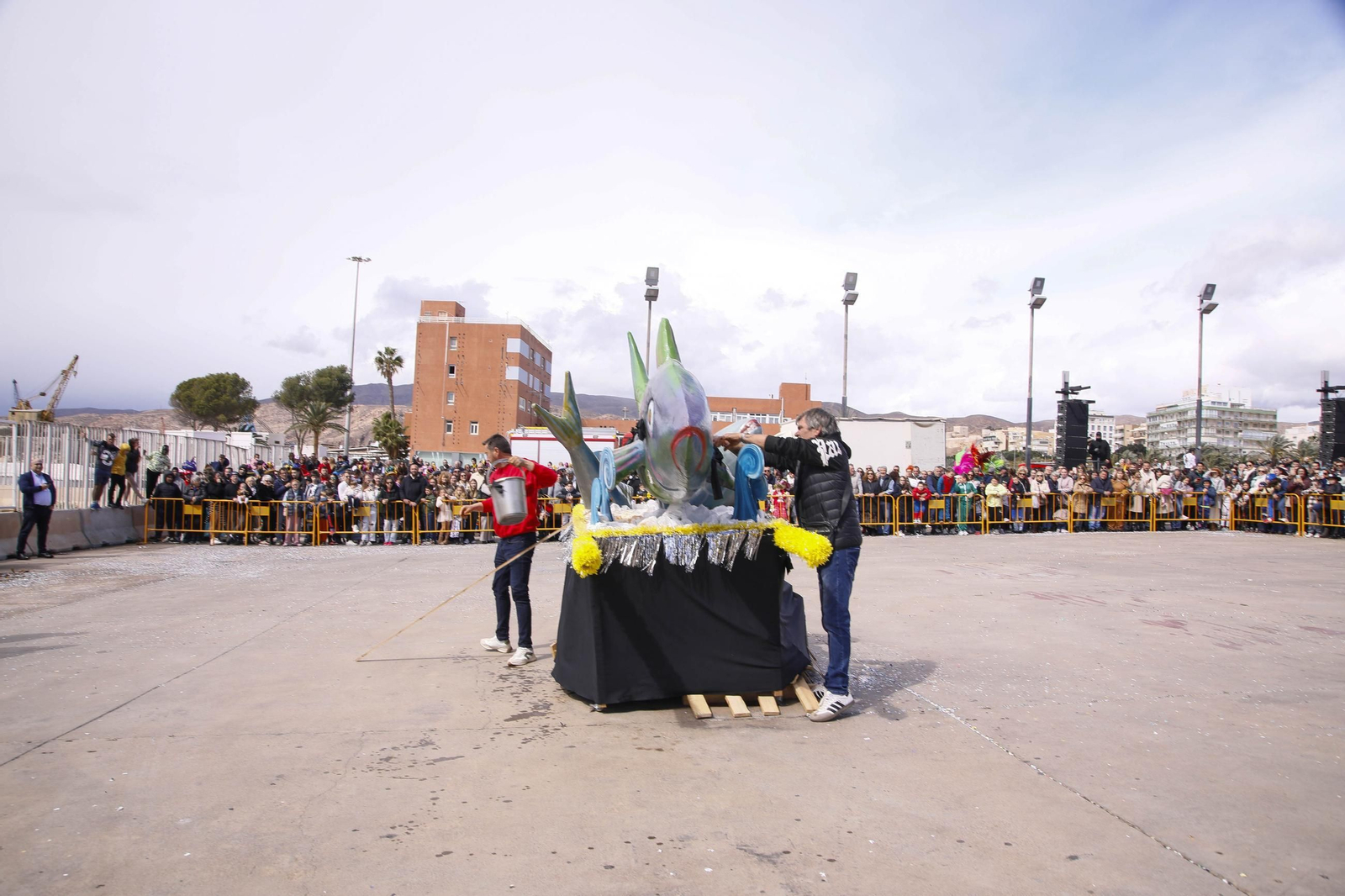 Las imágenes del entierro de la sardina en Almería