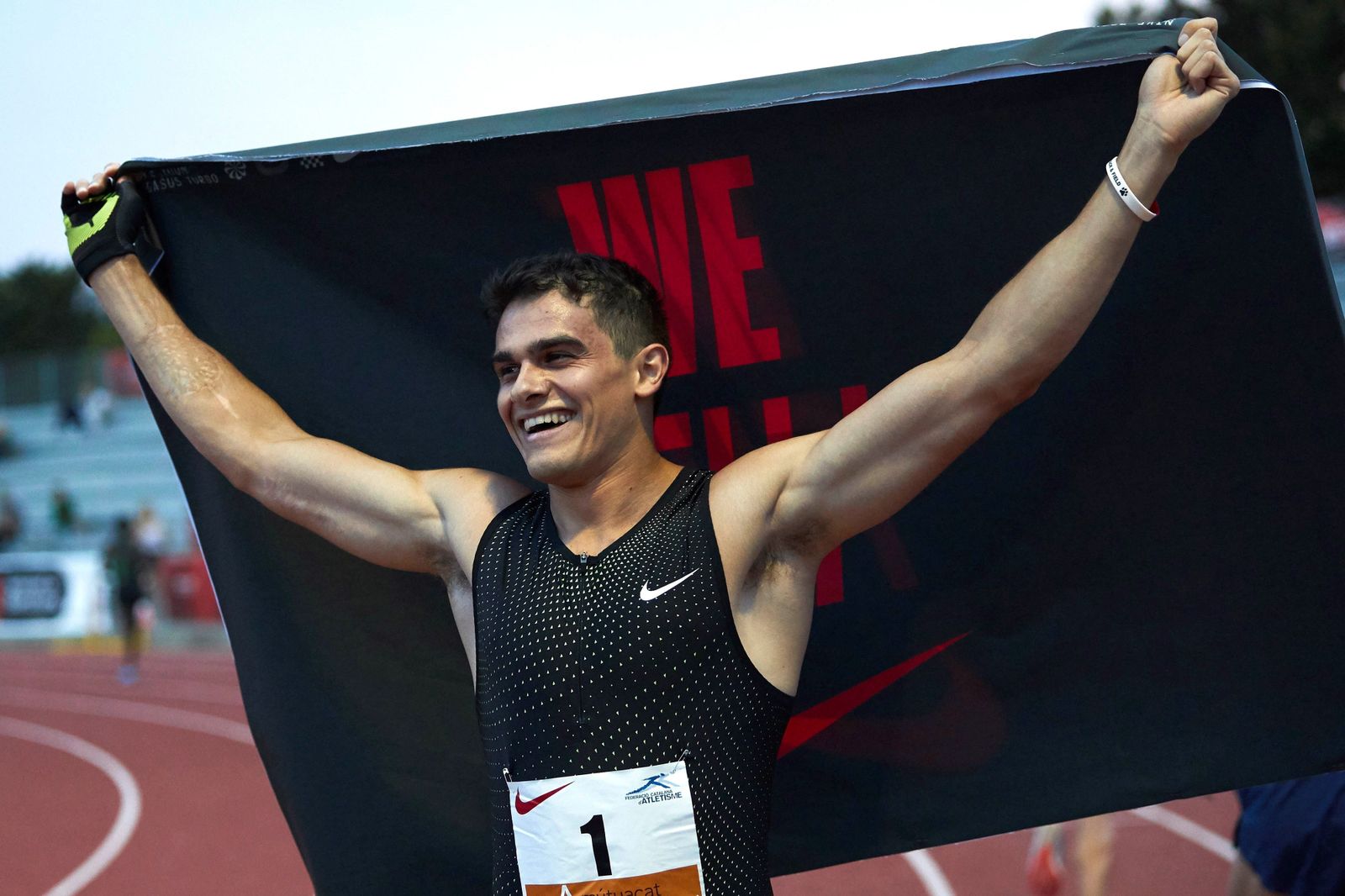 Bruno Hortelano, tras ganar la carrera de los 200 metros de la reunión de atletismo de Barcelona.