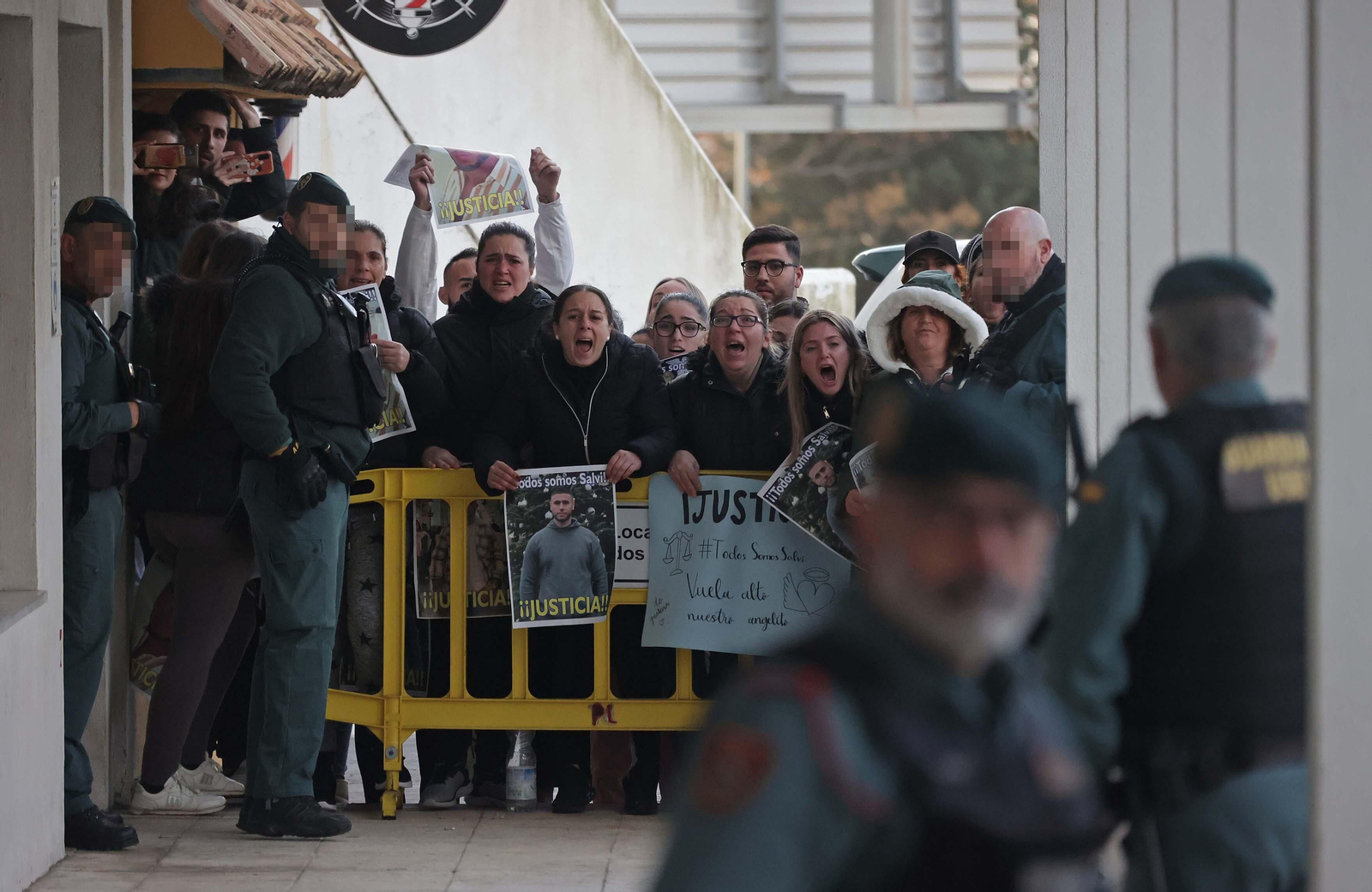La entrada a los juzgados de San Roque del presunto asesino de Salvi, en imágenes