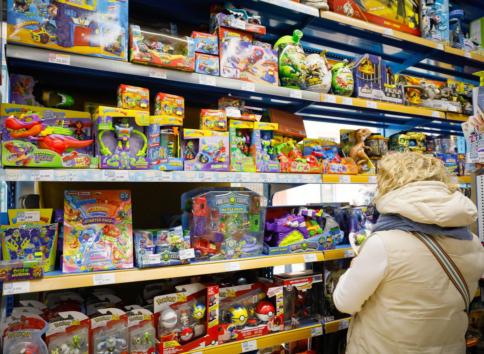 Las tiendas de juguetes están a rebosar de artículos y los comerciantes aseguran que algunos ya han empezado a faltar en las estanterías