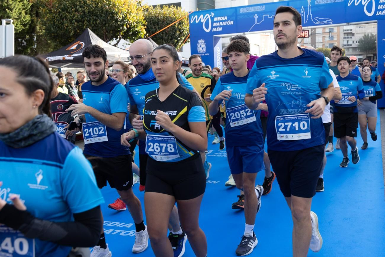 En imágenes: multitudinaria e histórica XXIX Media Maratón 'Ciudad de Jaén' y 10k en memoria de Paco Manzaneda