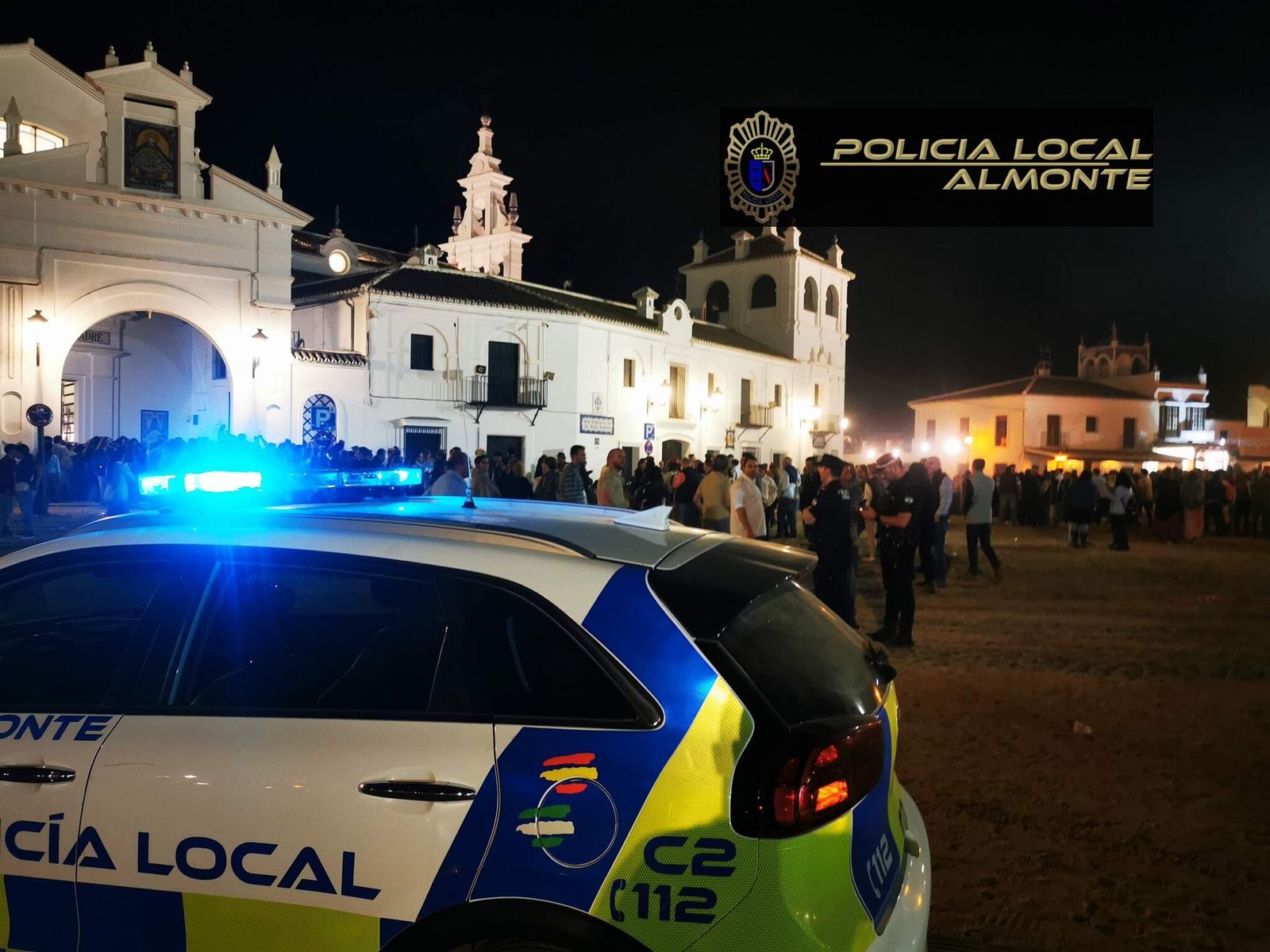 La heroica actuación de un grupo de policías salva a una mujer de la muerte en El Rocío