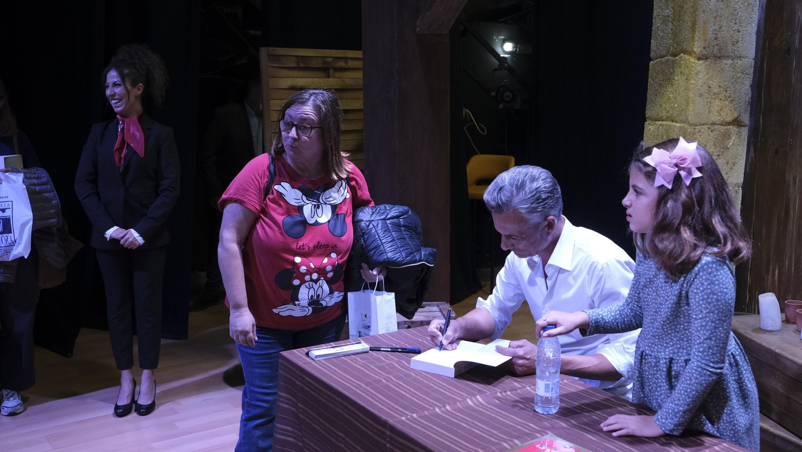 Imágenes de El Diario de los Libros, con Amós Milton