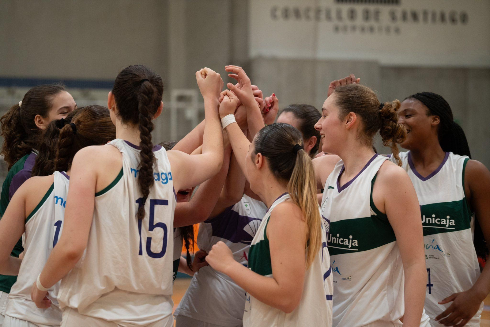 El Unicaja jugará la final en Santiago