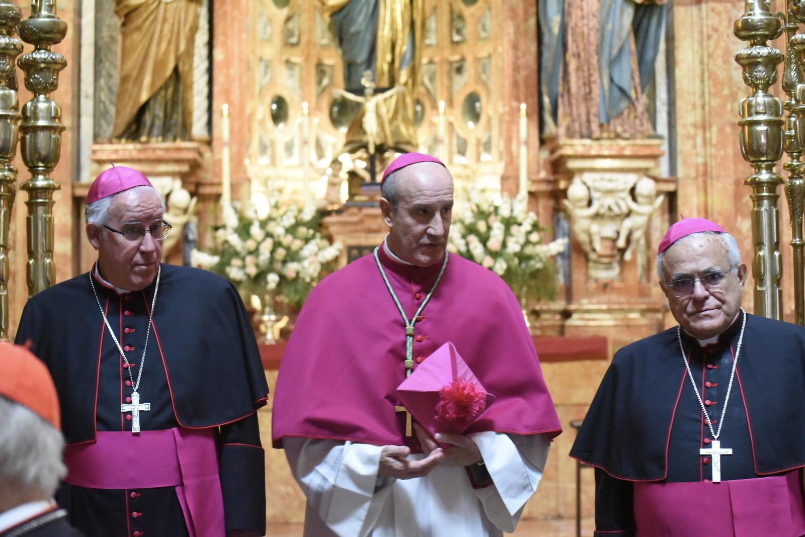 La toma de posesión del nuevo obispo de Córdoba, Jesús Fernández, en imágenes