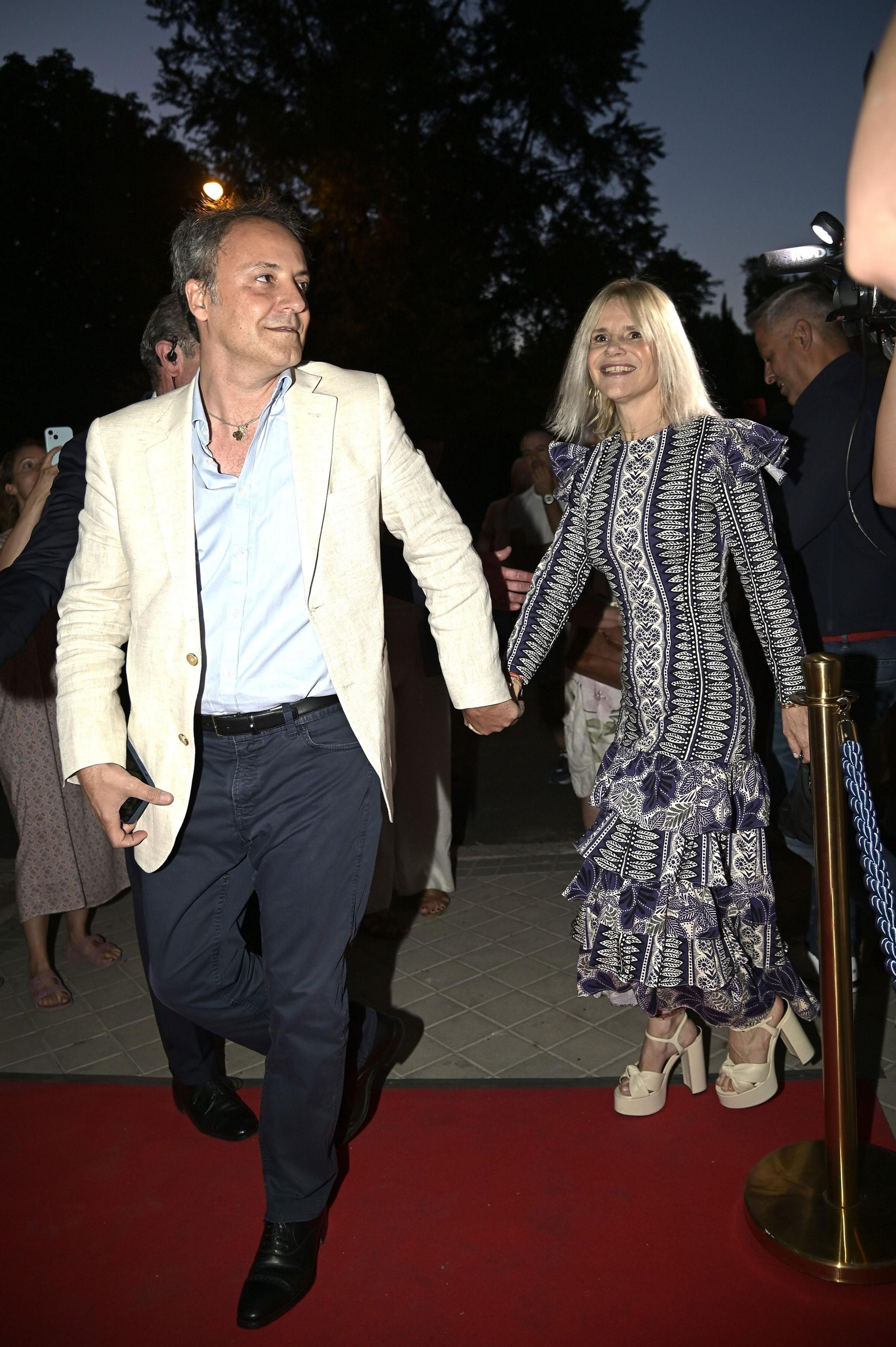 Narcís Rebollo acompaña a su esposa, Cayetana Martínez de Irujo