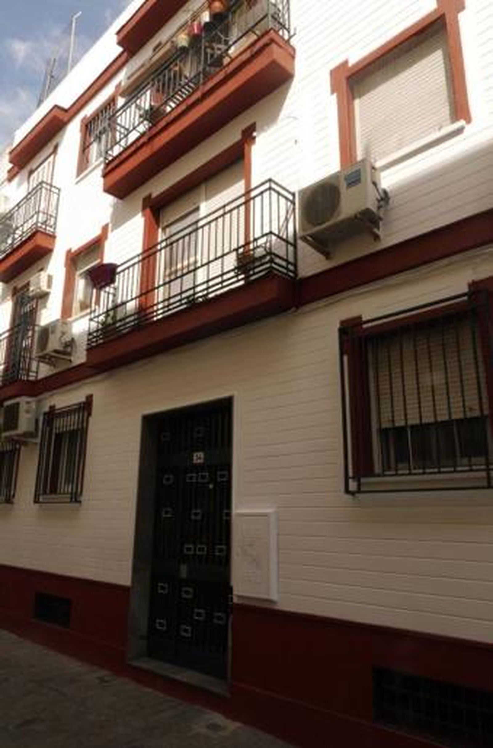 Edificio en el que se encuentra el ático de la calle Pacheco y Núñez de Prado