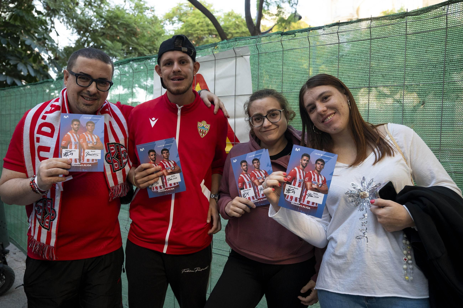 Las imágenes del encuentro con los aficionados de Monte y Bonini en el Paseo de Almería