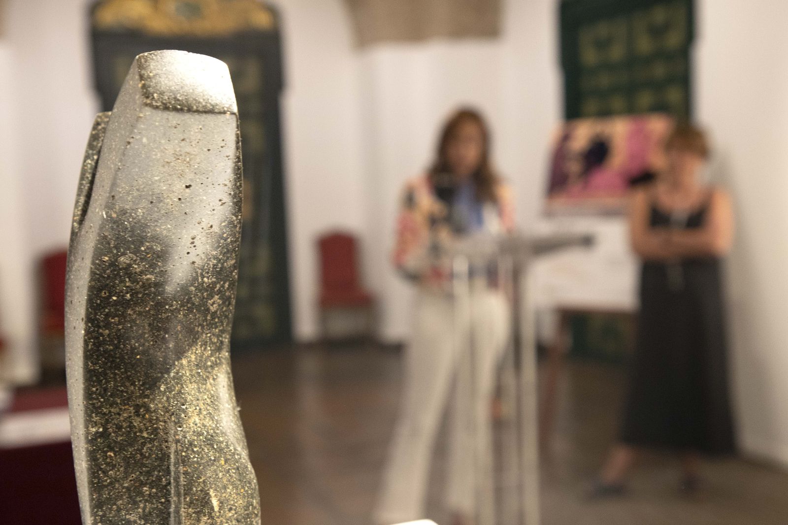 Una de las esculturas de Ortiz Valiente que forman la muestra.