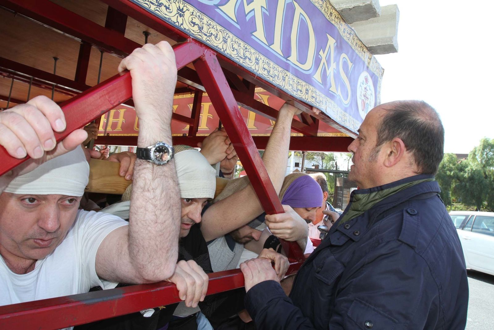 Imágenes del ensayo solidario de la Hermandad de Tres Caidas