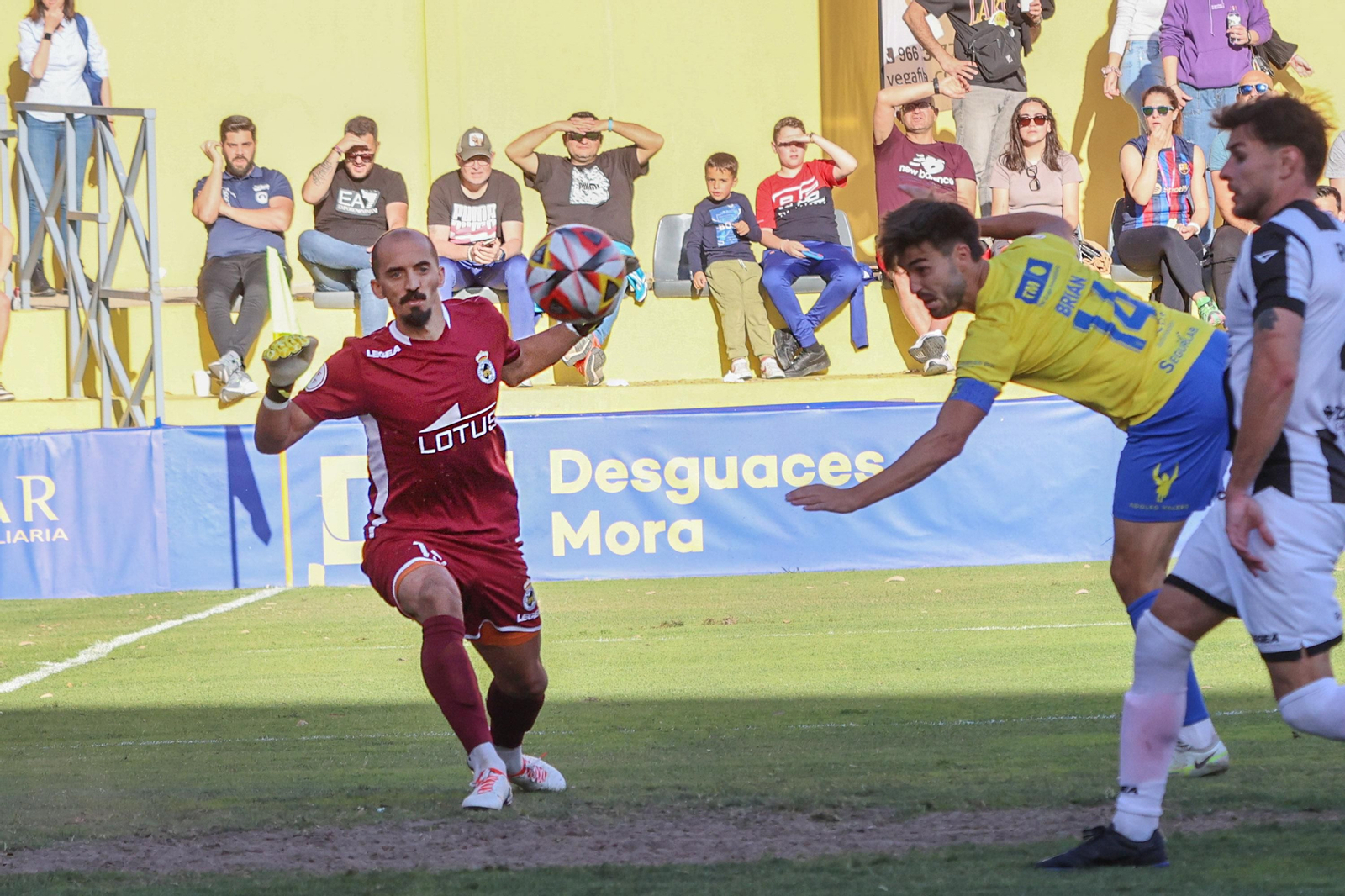 Las fotos del Orihuela-Balona de Segunda Federación (1-2)
