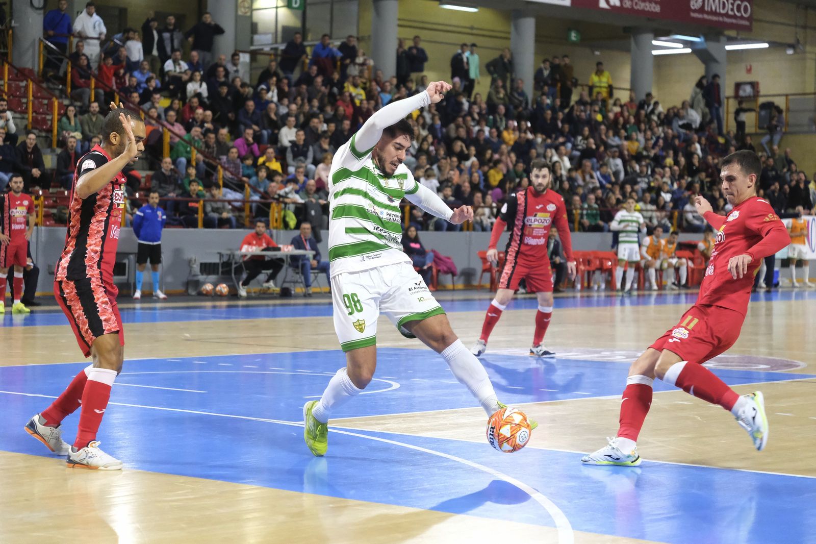 Las imágenes del empate entre el Córdoba Patrimonio y ElPozo Murcia en Vista Alegre