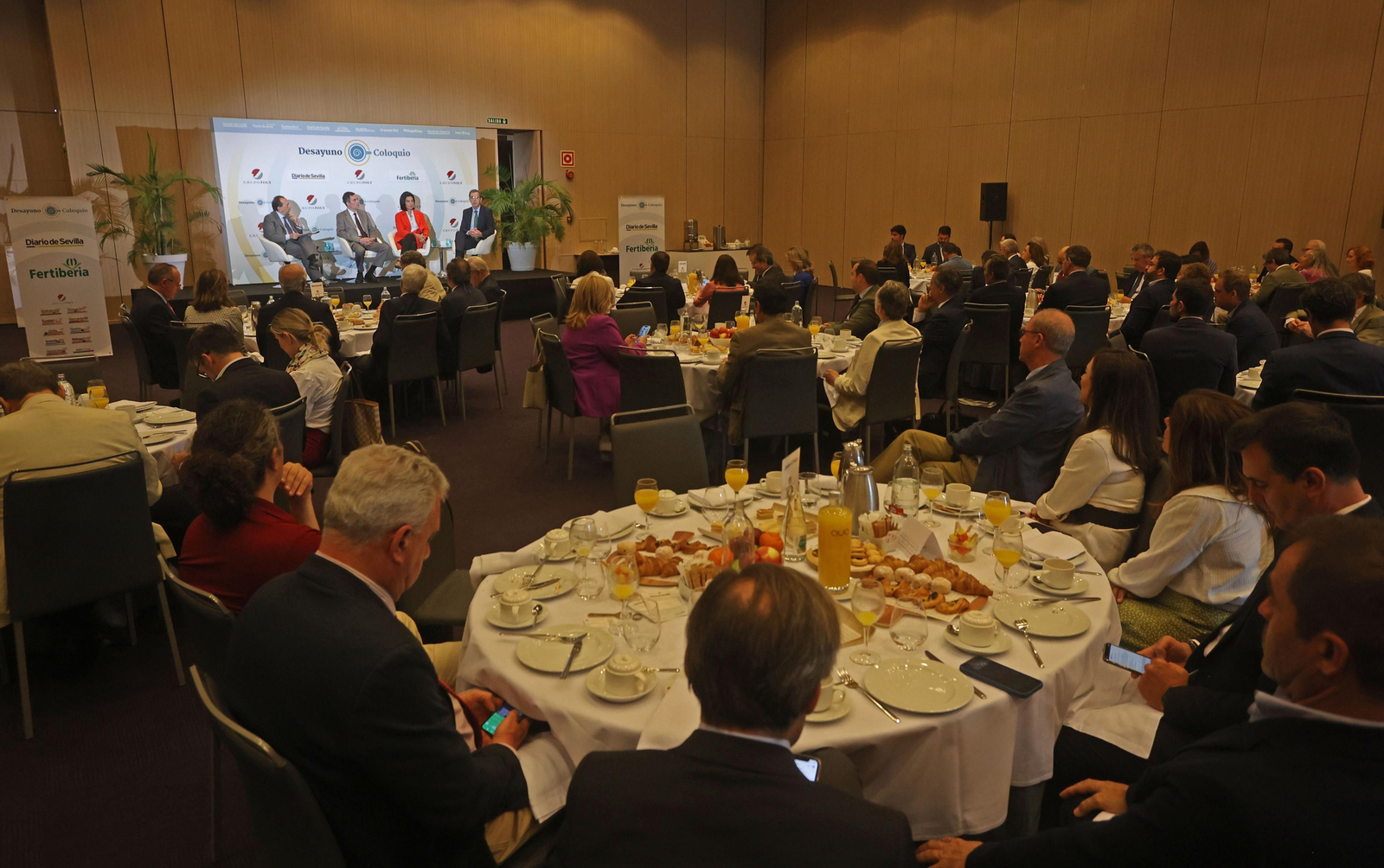 Desayuno coloquio FERTIBERIA