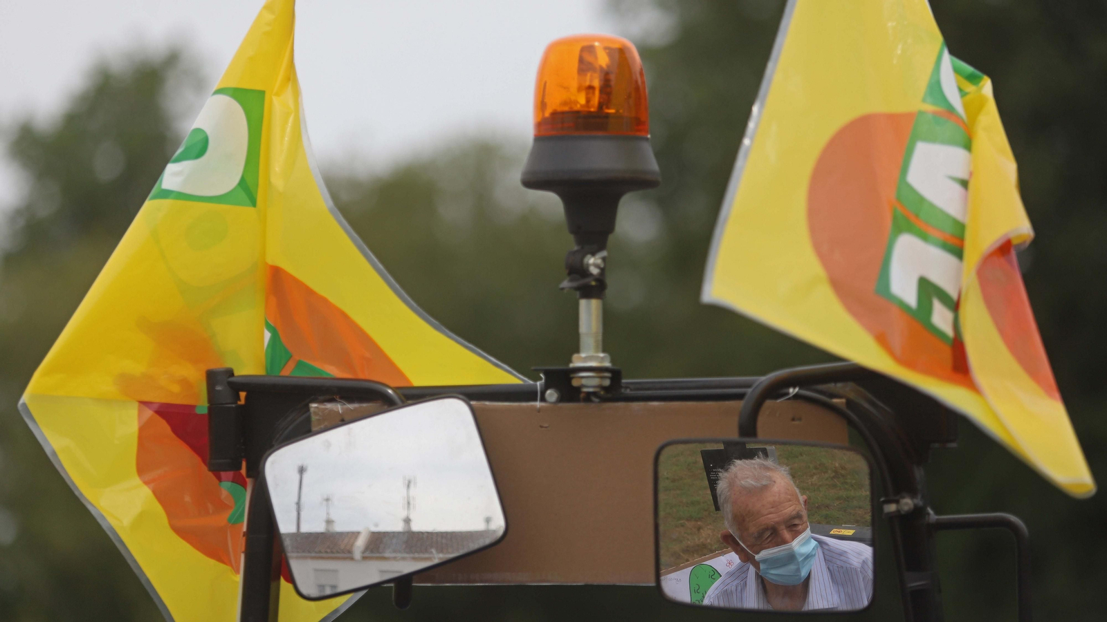 Fotos de la tractorada contra las fotovoltaicas en Castellar