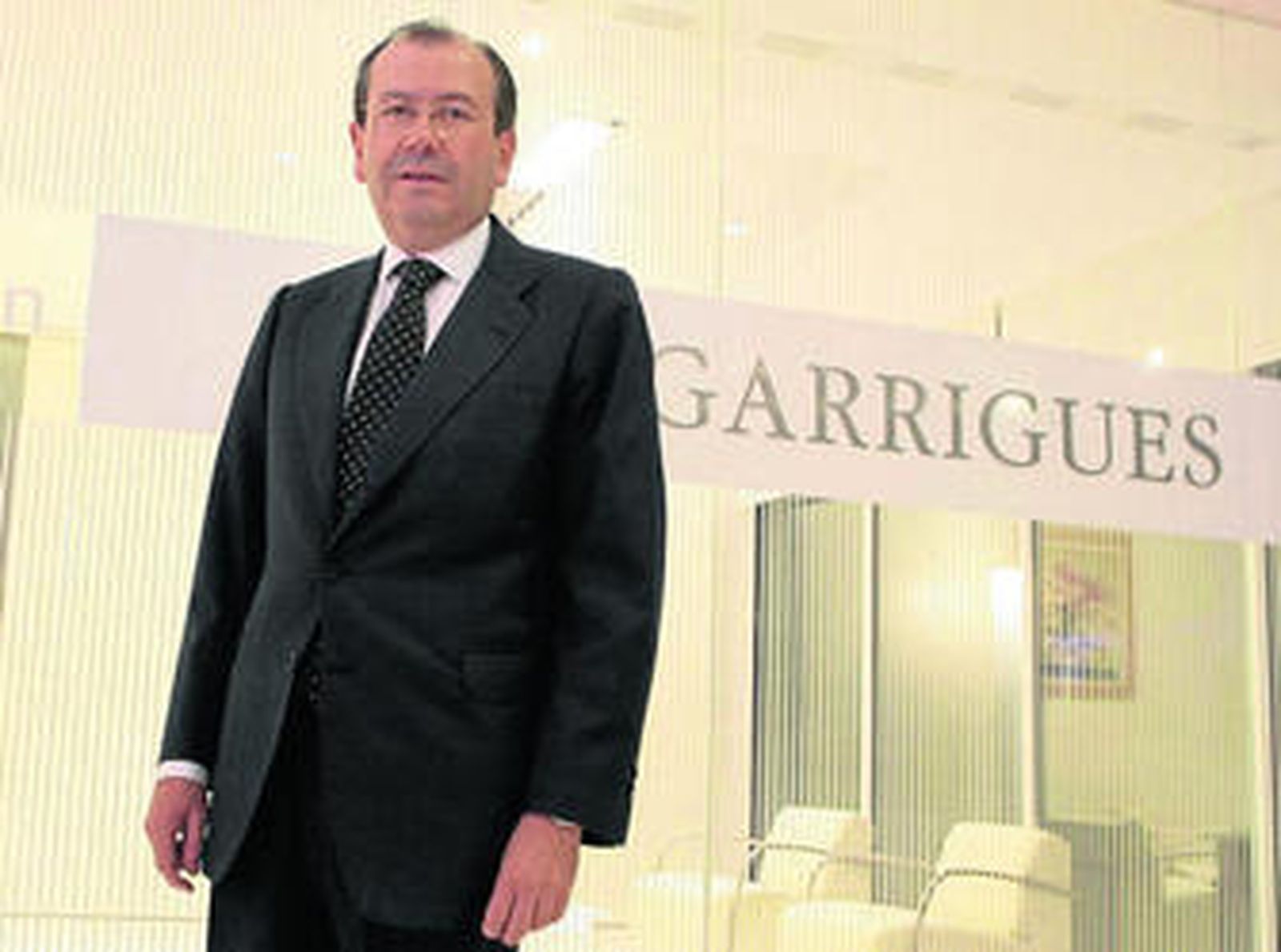 Fernando Vives, ayer, en las nuevas oficinas de Garrigues en Sevilla.