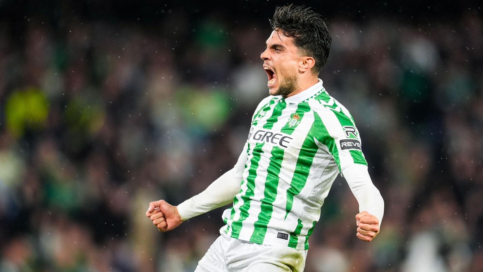 Marc Bartra celebra la victoria del Betis ante el Madrid el pasado fin de semana