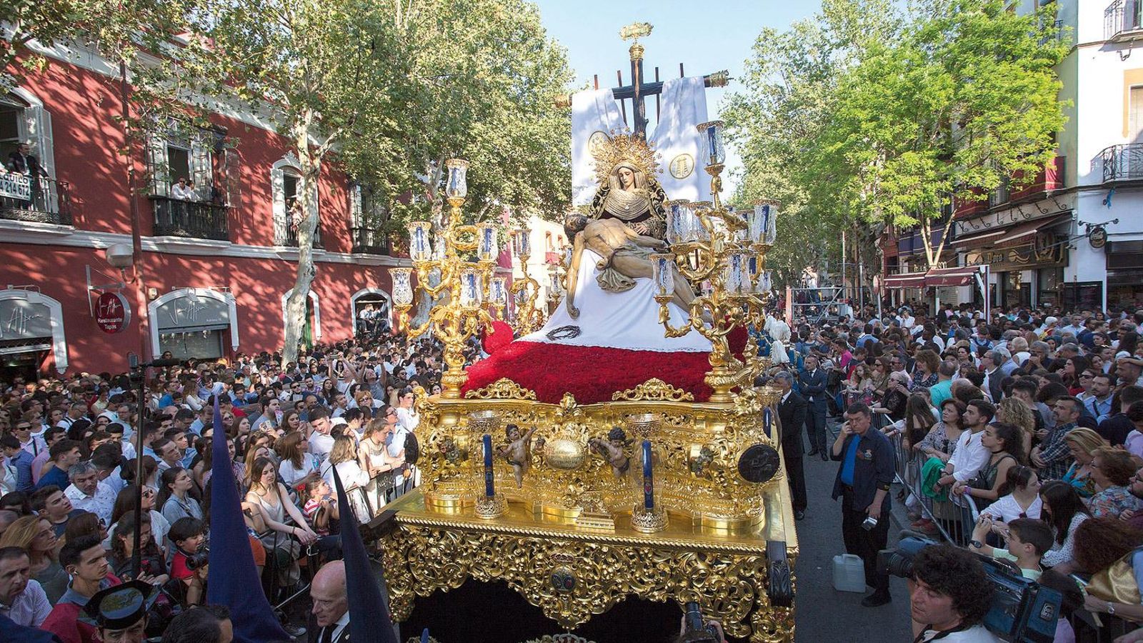 Procesión del Baratillo un Miércoles Santo en Sevilla