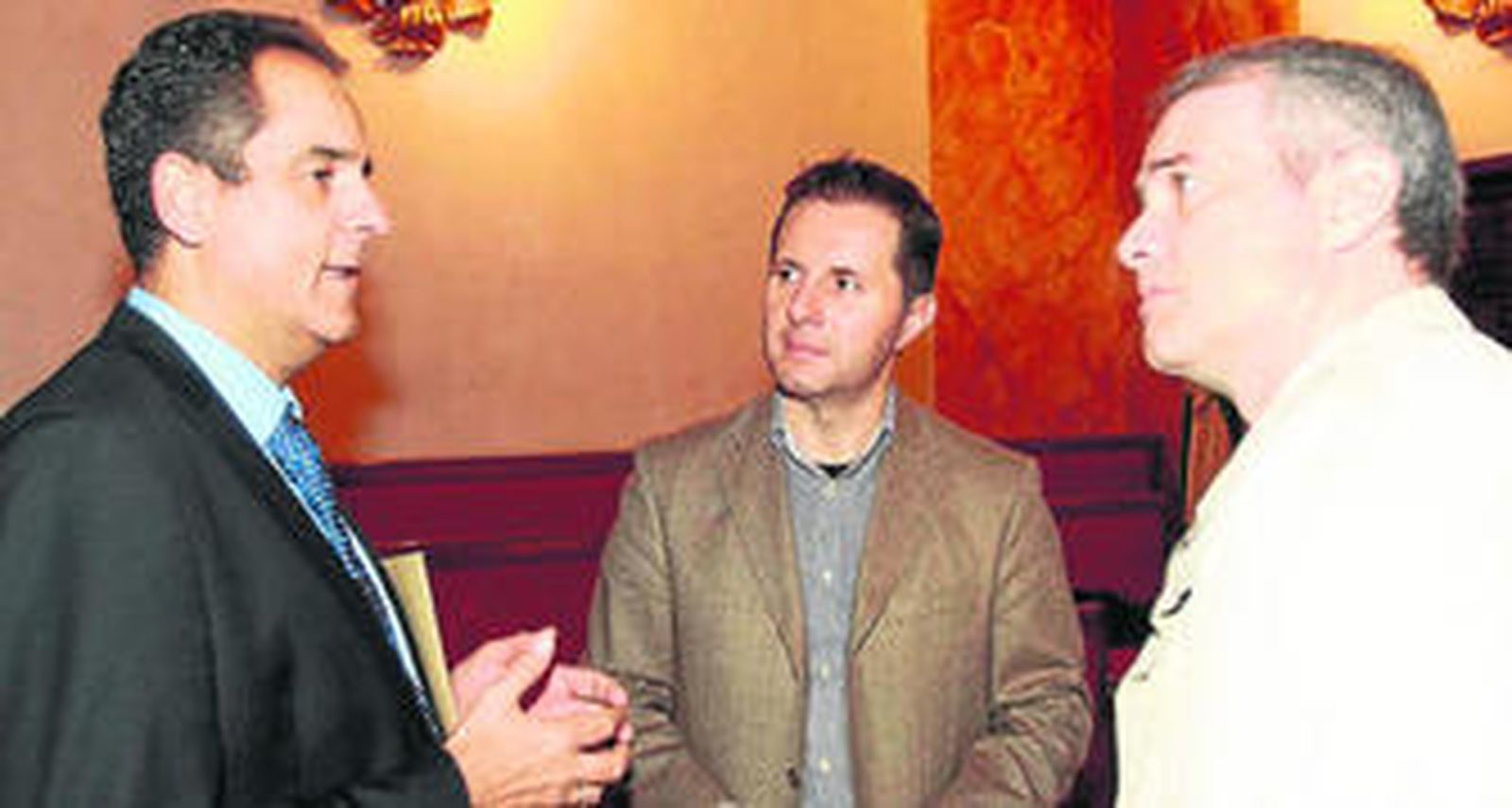 El profesor de Medicina Legal y Forense José Antonio Lorente, minutos antes de la conferencia.
