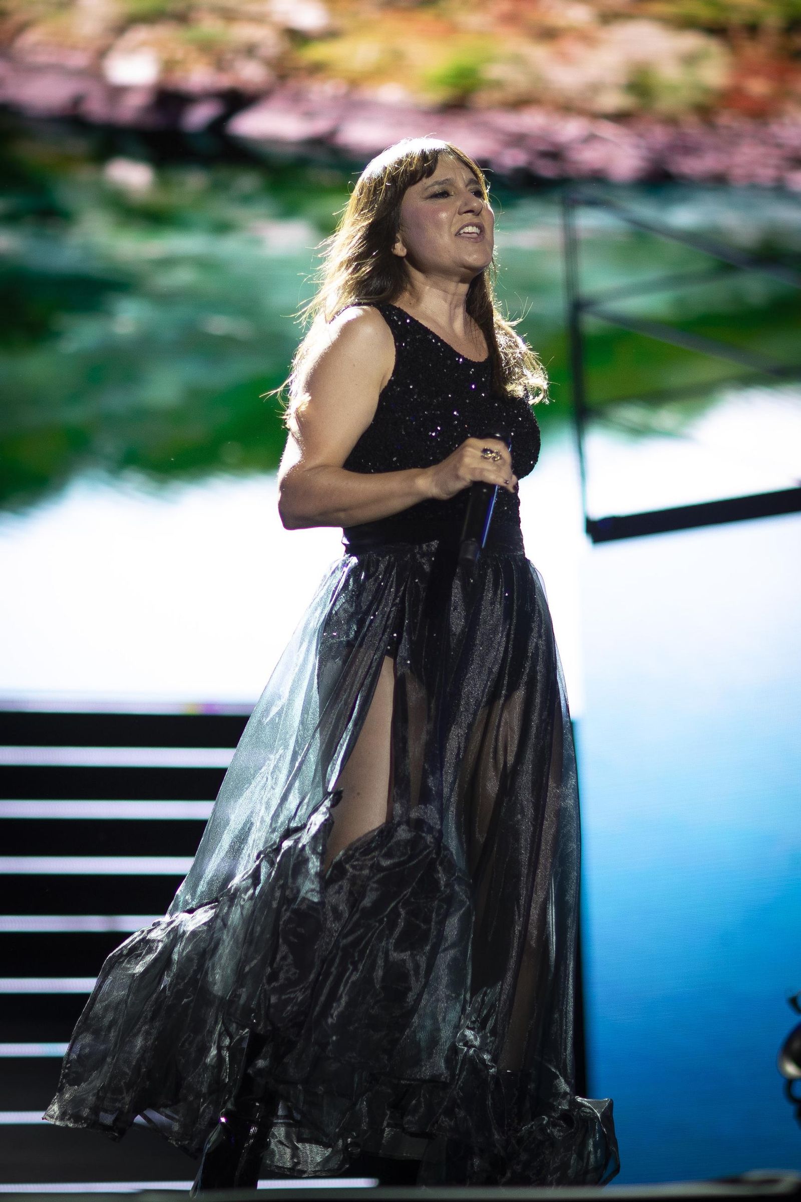 Todas las imágenes del concierto de Amaral en la Plaza de Toros