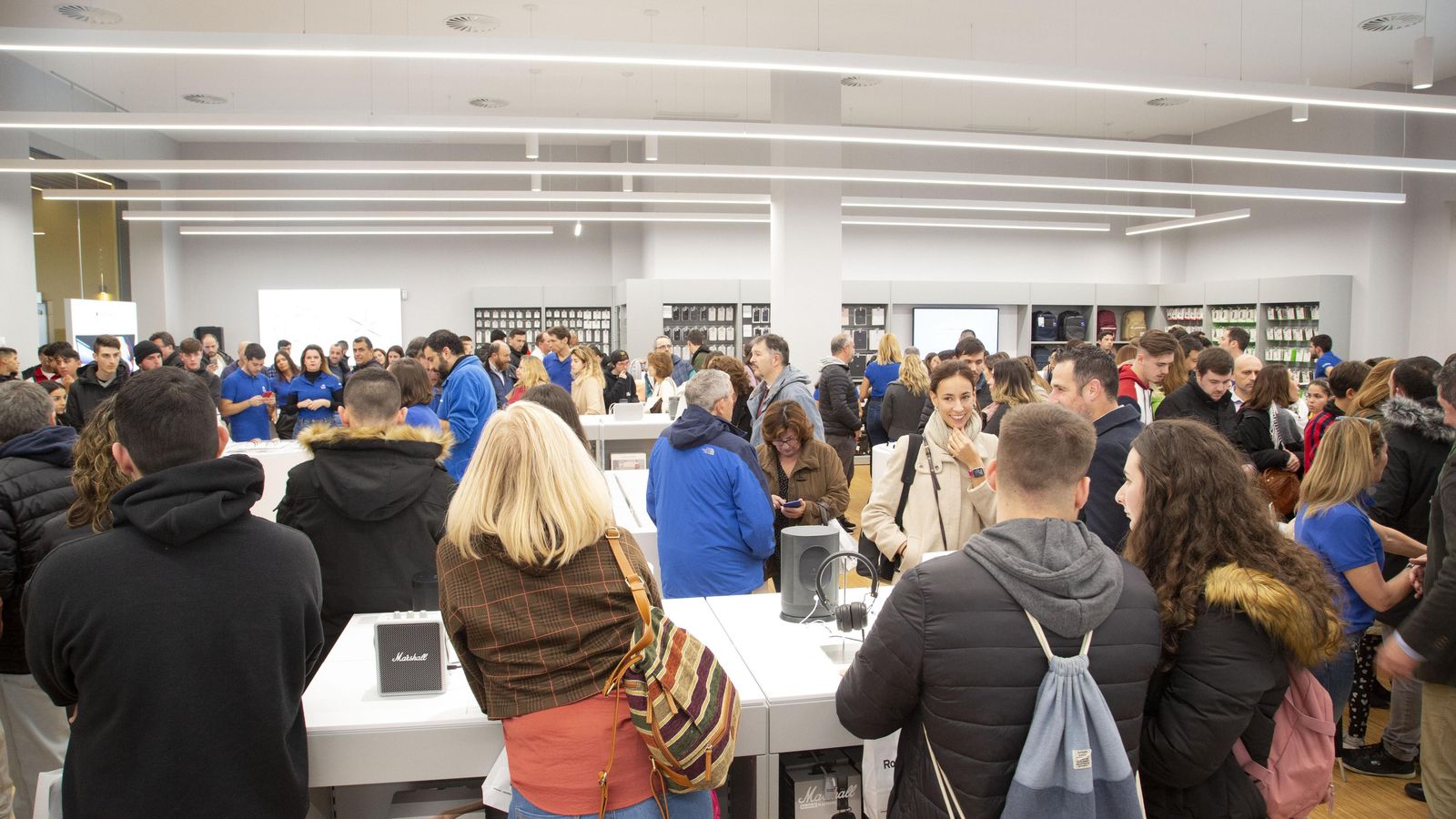 Los primeros clientes de Rossellimac Apple Premium Reseller.