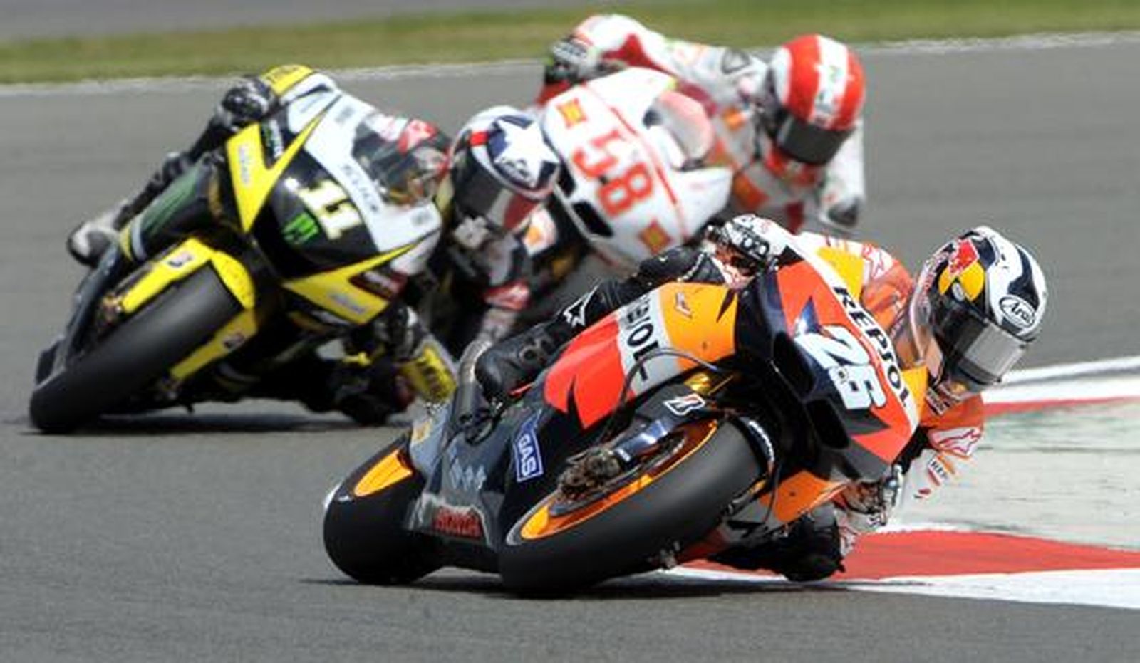 Carrera de MotoGP en Silverstone

Foto: EFE/ AFP/ Reuters