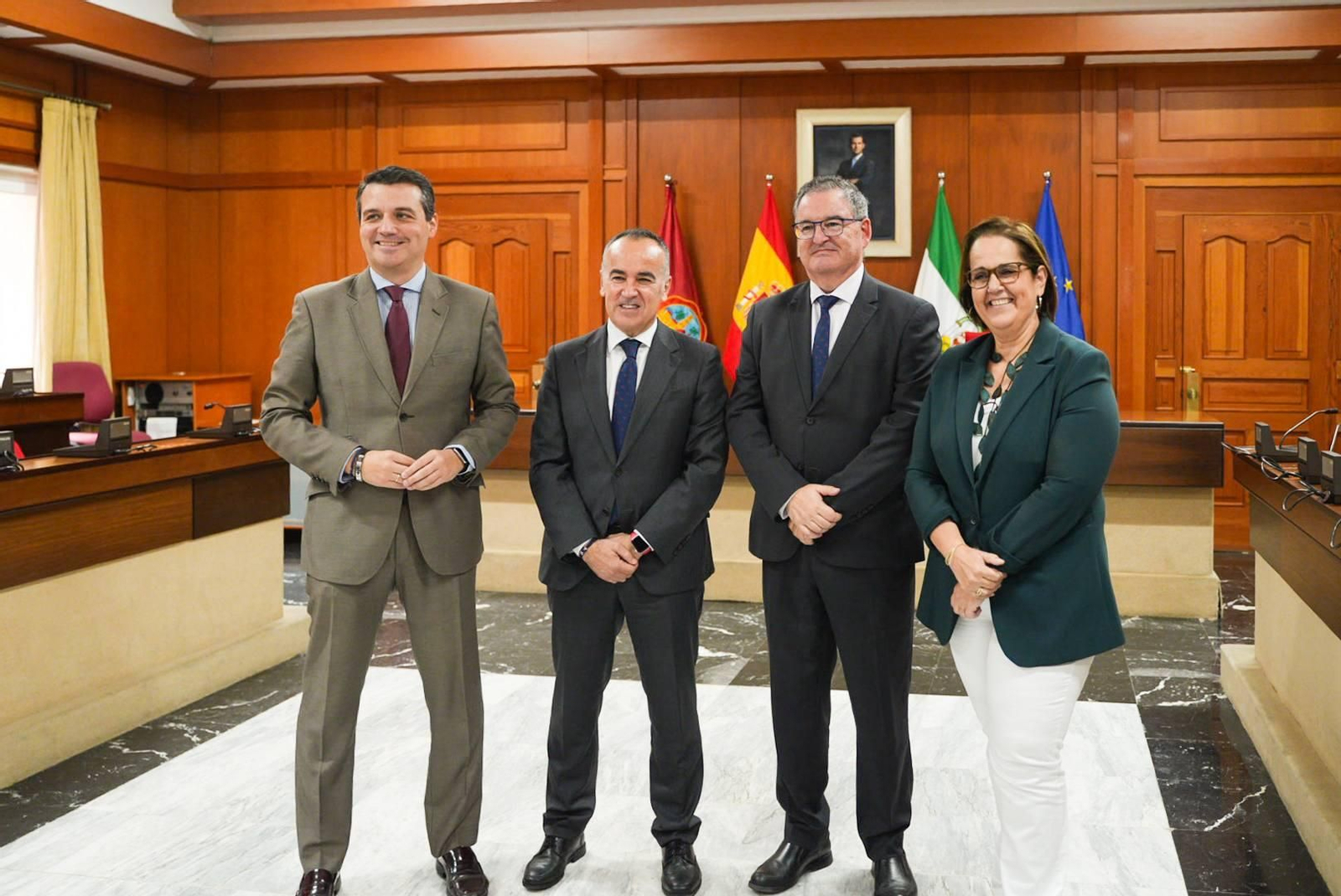 José María Bellido, alcalde de Córdoba; Francisco Cuervas, CEO de Ghenova; Federico Álvarez, director de la oficina de Ghenovaen Córdoba; y Blanca Torrent, primera teniente de alcalde.