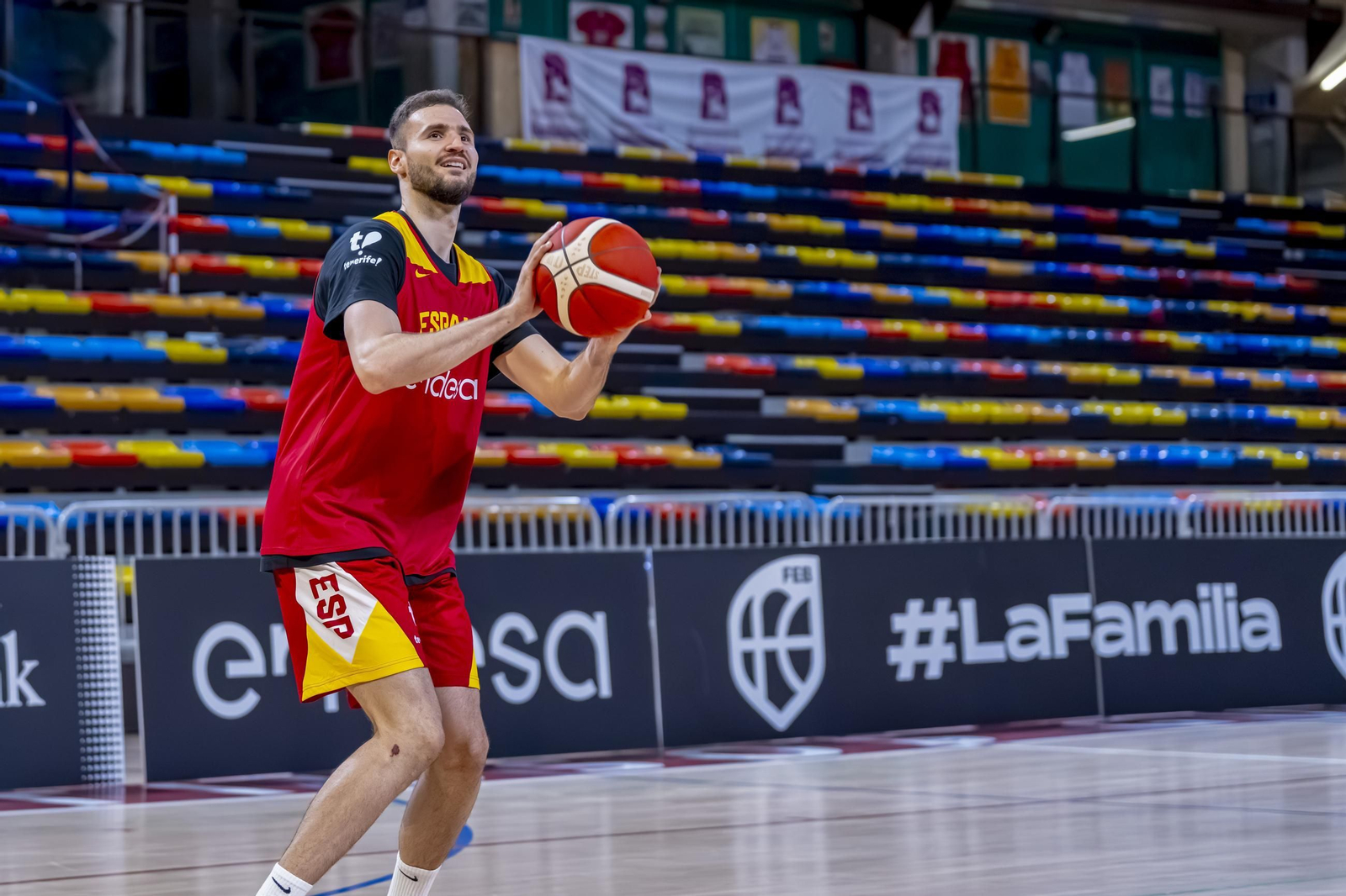 Alberto Díaz, Francis Alonso y Paco Aurioles, en la primera España de Chus Mateo