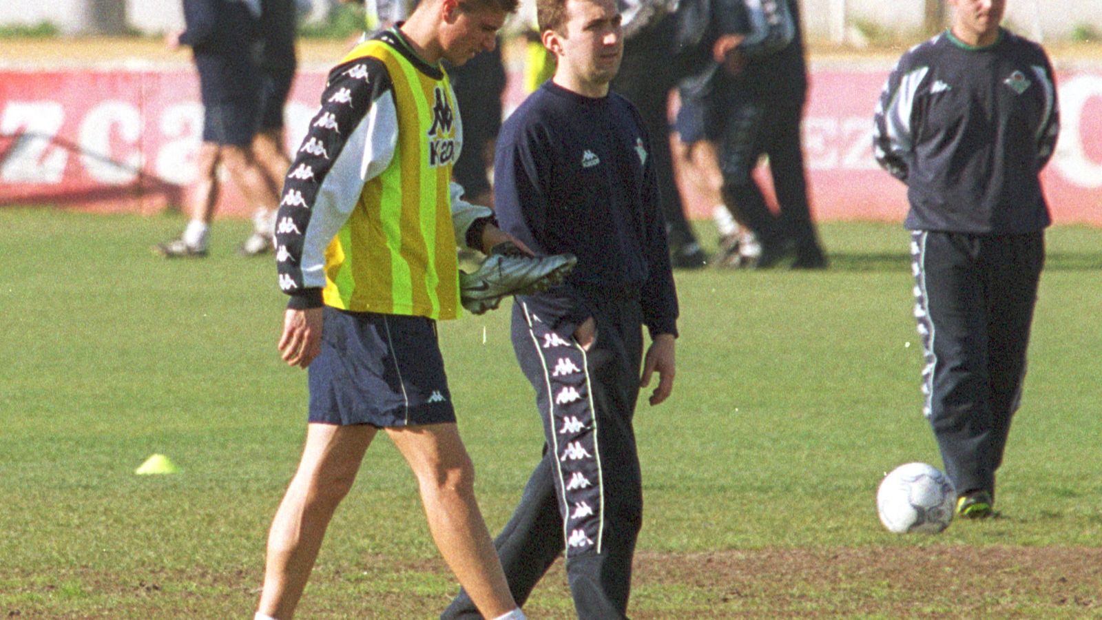 José María Montiel junto a Joaquín en un entrenamiento, durante sus inicios en el club bético.
