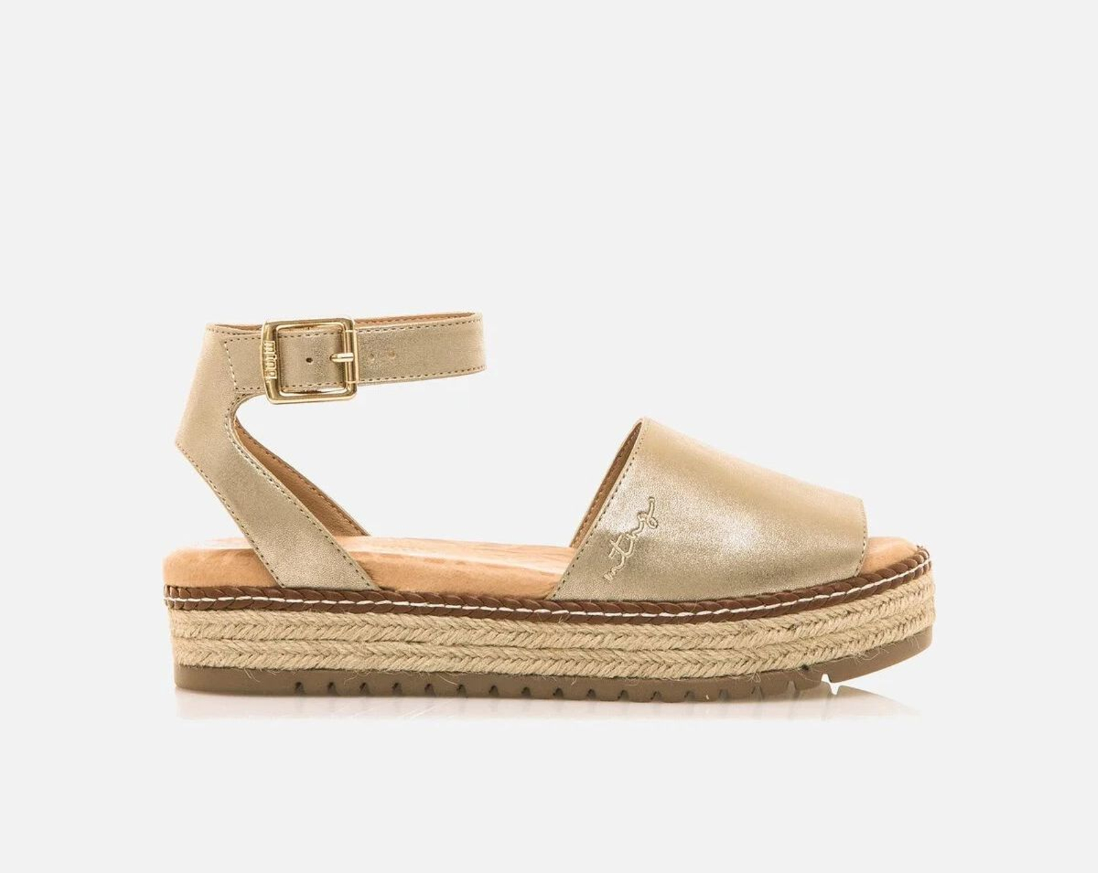 Alpargatas planas con plataforma de Mustang.