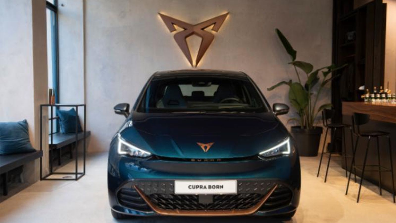 El primer eléctrico de Cupra será el Born. Su precio arrancará de los 31.600 euros.