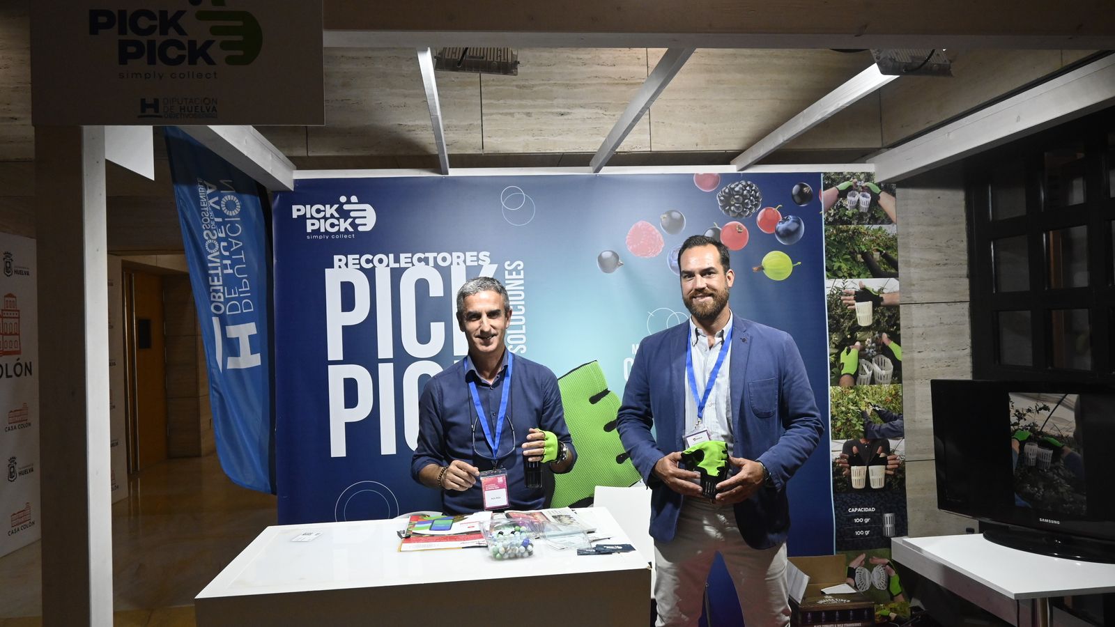 Los Stands participantes en el 8º Congreso Internacional de Frutos Rojos en Huelva