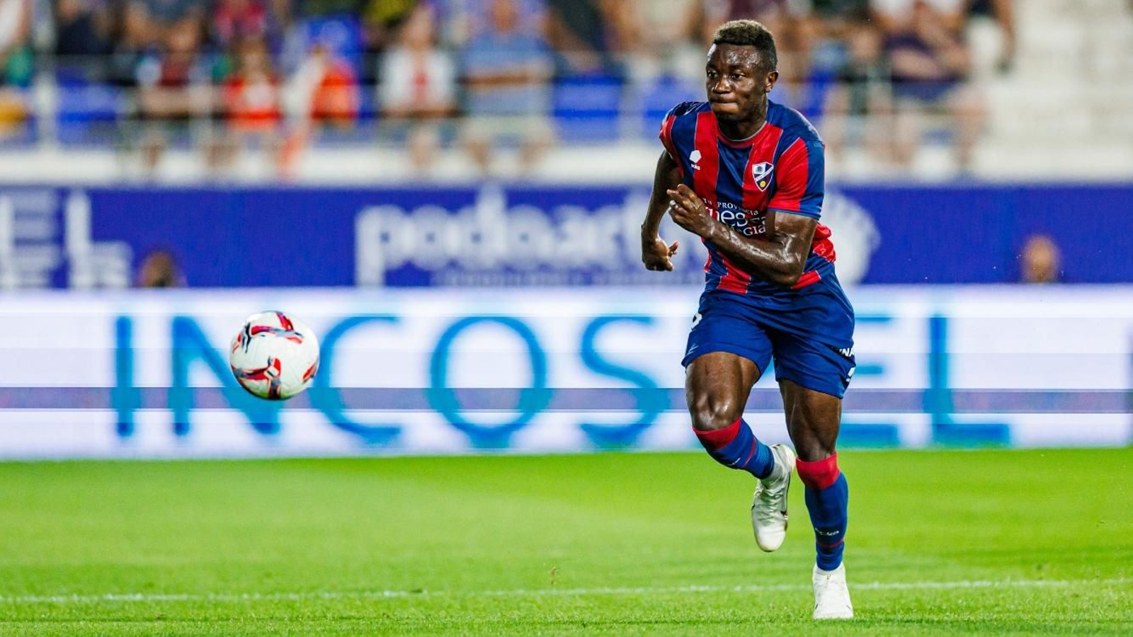 El atacante camerunés ha sido una de las revelaciones de LaLiga Hypermotion.