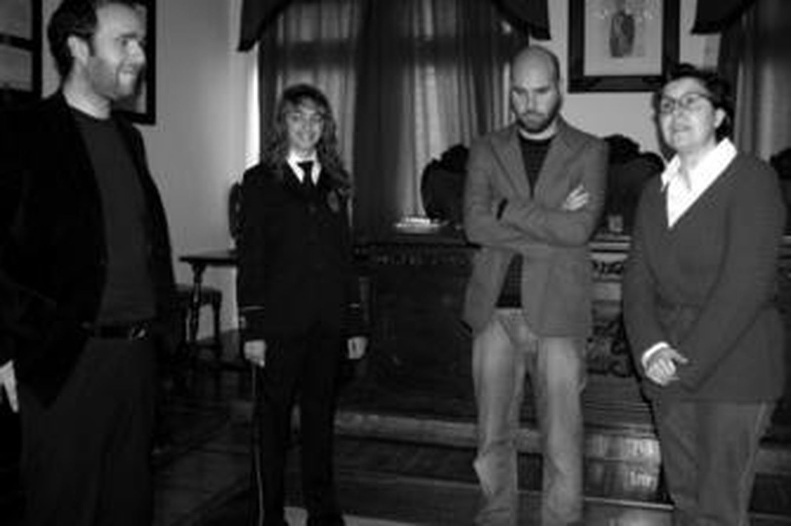 Un momento de la presentación del nuevo uniforme de la banda municipal de música, ayer en Tarifa.