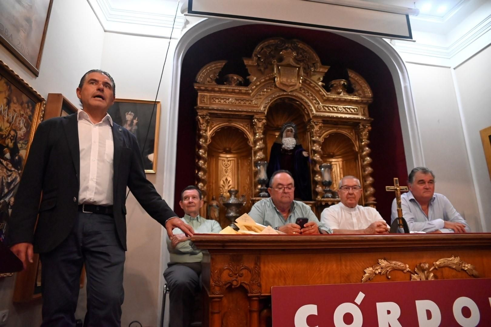 Las mejores imágenes de la elección de Manuel Murillo como presidente de la Agrupación de Cofradías de Córdoba