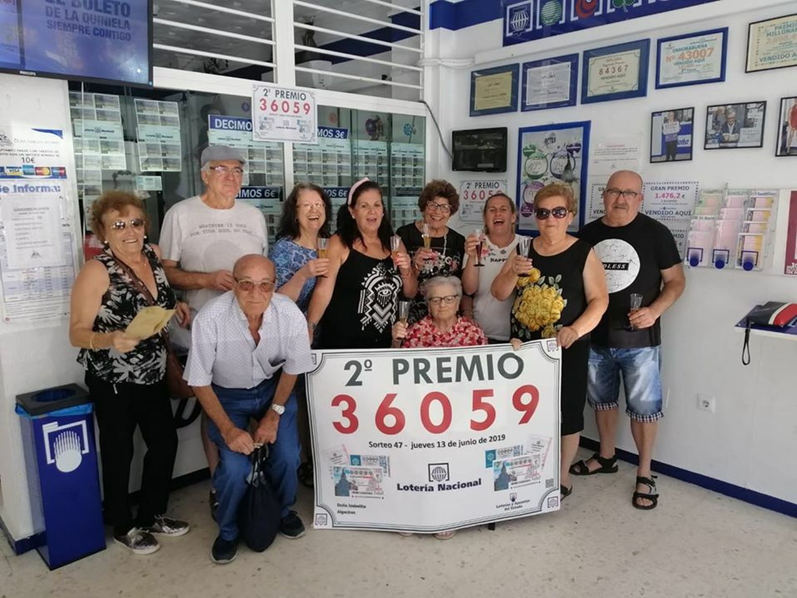 Celebración en Doña Isabelita por un premio anterior otorgado por la administración