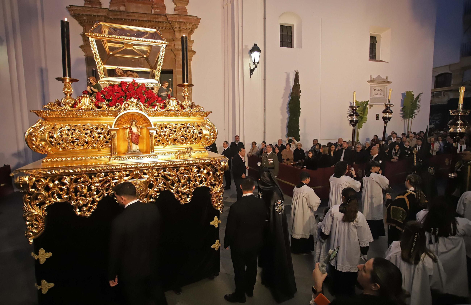 Fotos del Viernes Santo en Algeciras: Santo Entierro, Misericordia y Sagrada Mortaja