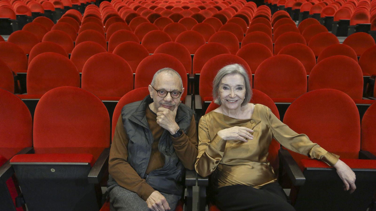 Espert y Pasqual, en el patio de butacas, antes de la entrevista.