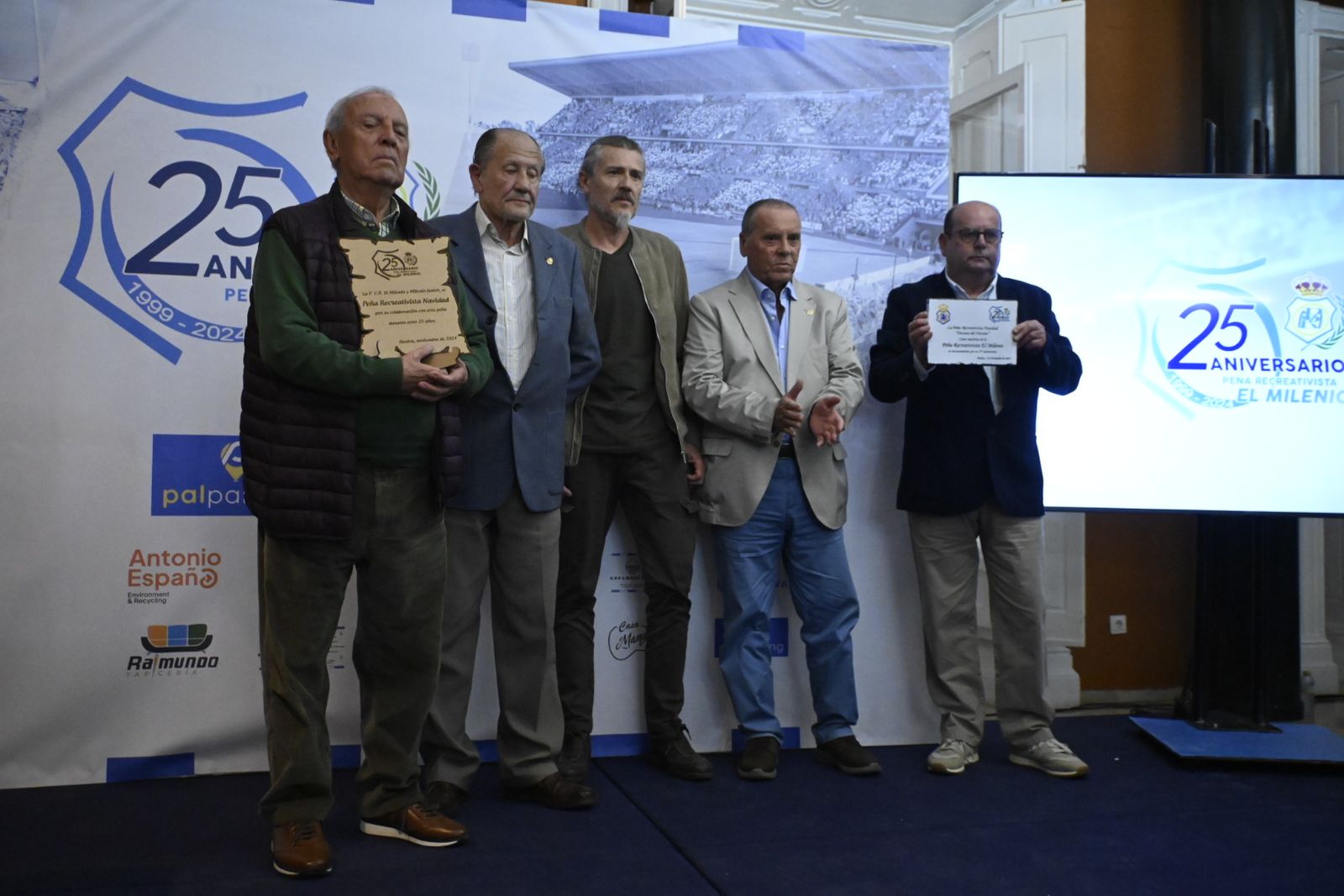 Acto de celebración del 25 aniversario de la Peña Cultural Recreativista 'El Milenio' en imágenes