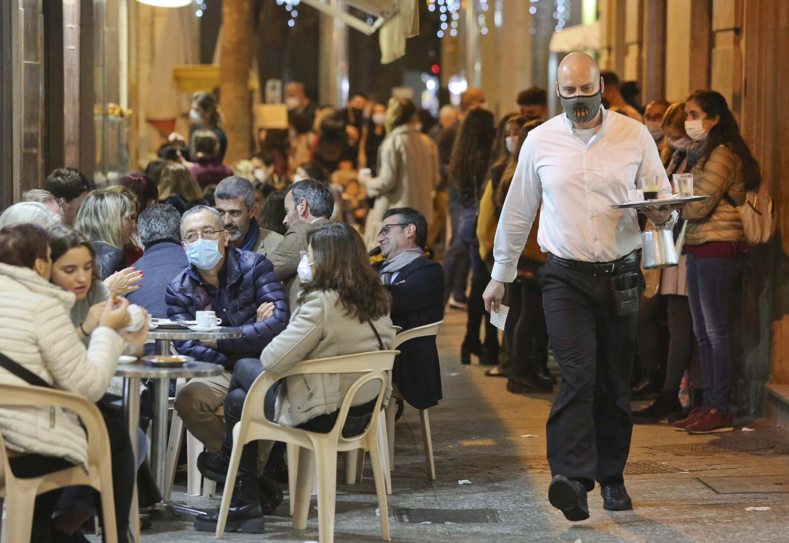 Terraza de una cafetería de la capital malagueña el pasado 18 de diciembre.