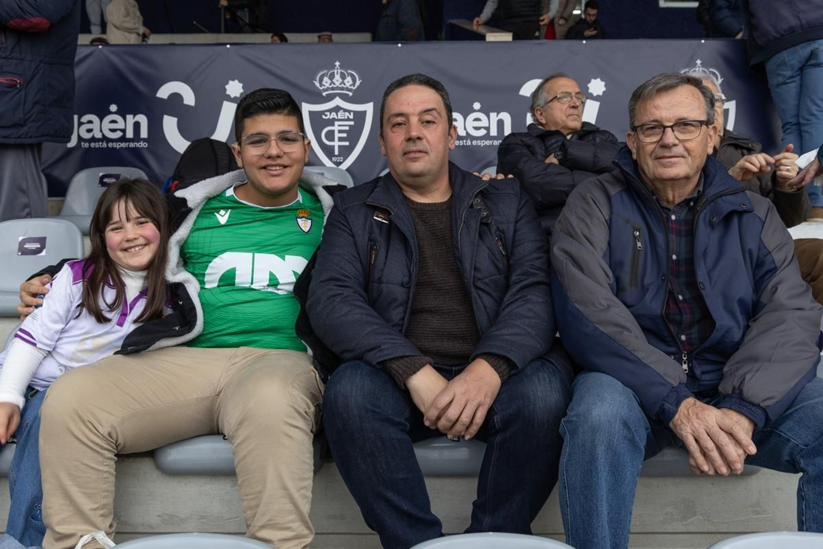 La emoción del triunfo in extremis del Real Jaén ante el Atlético Mancha Real, en imágenes