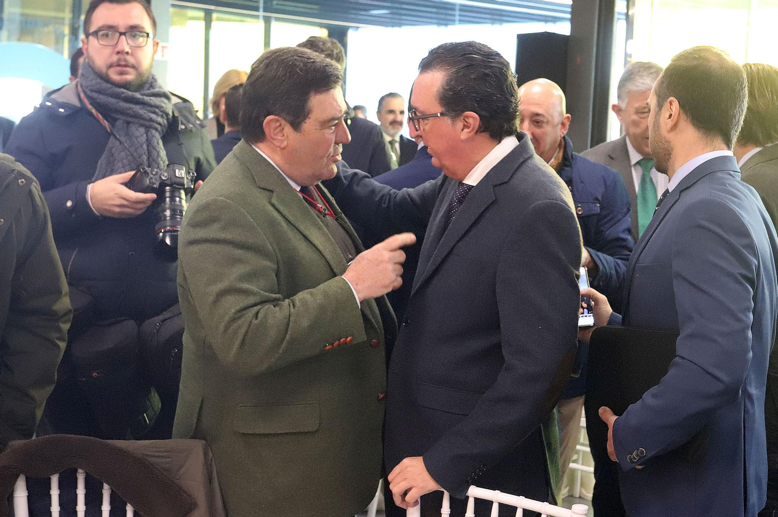 Imágenes de los invitados a la conferencia y desayuno-coloquio con Antonio Sanz en el Foro Joly Andalucía