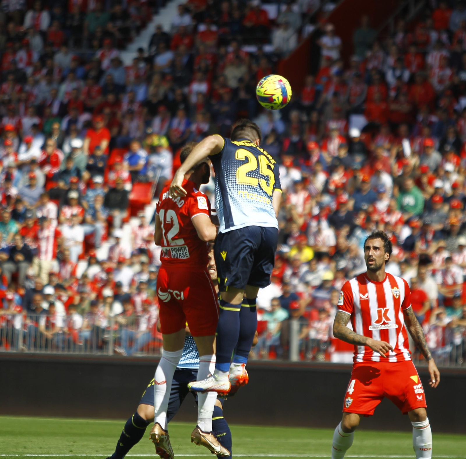 Imágenes del partido de la Liga Santander U.D. Almería-Cádiz C.F.