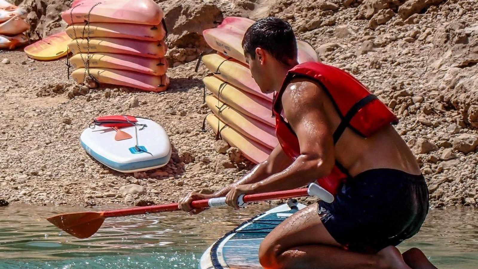 Paddle surf en el embalse de La Bolera.