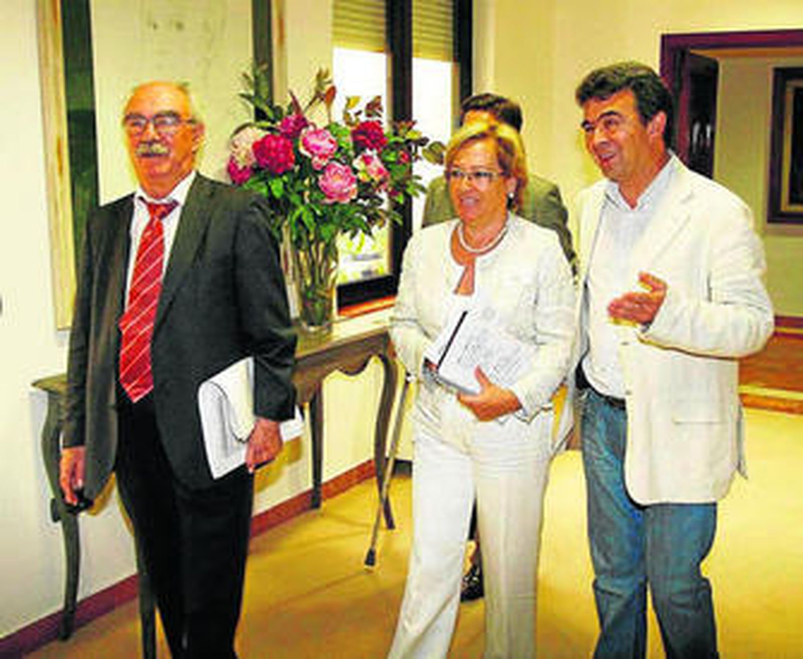 Juan Antonio Millán, Petronila Guerrero y José Martín, en una comparencia conjunta.