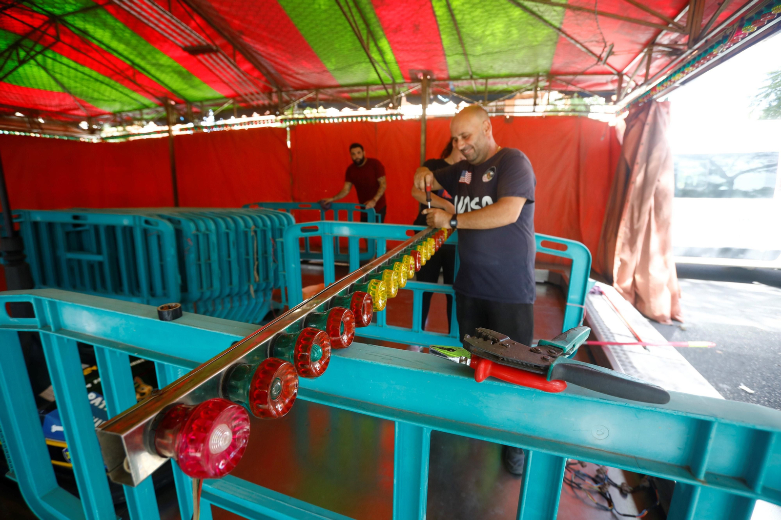 El montaje de la Velá de la Fuensanta, en imágenes