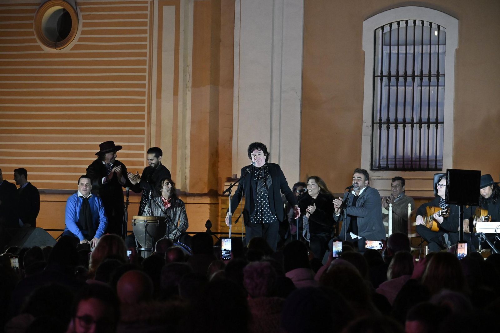 Imágenes de la zambomba en la Plaza de La Merced