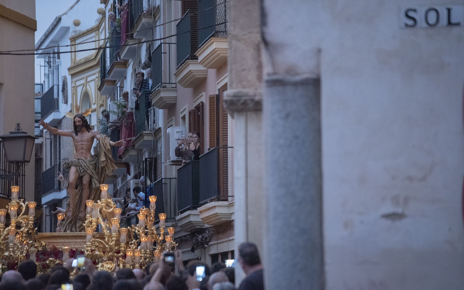 Las imágenes de la salida extraordinaria del Señor de la Resurrección