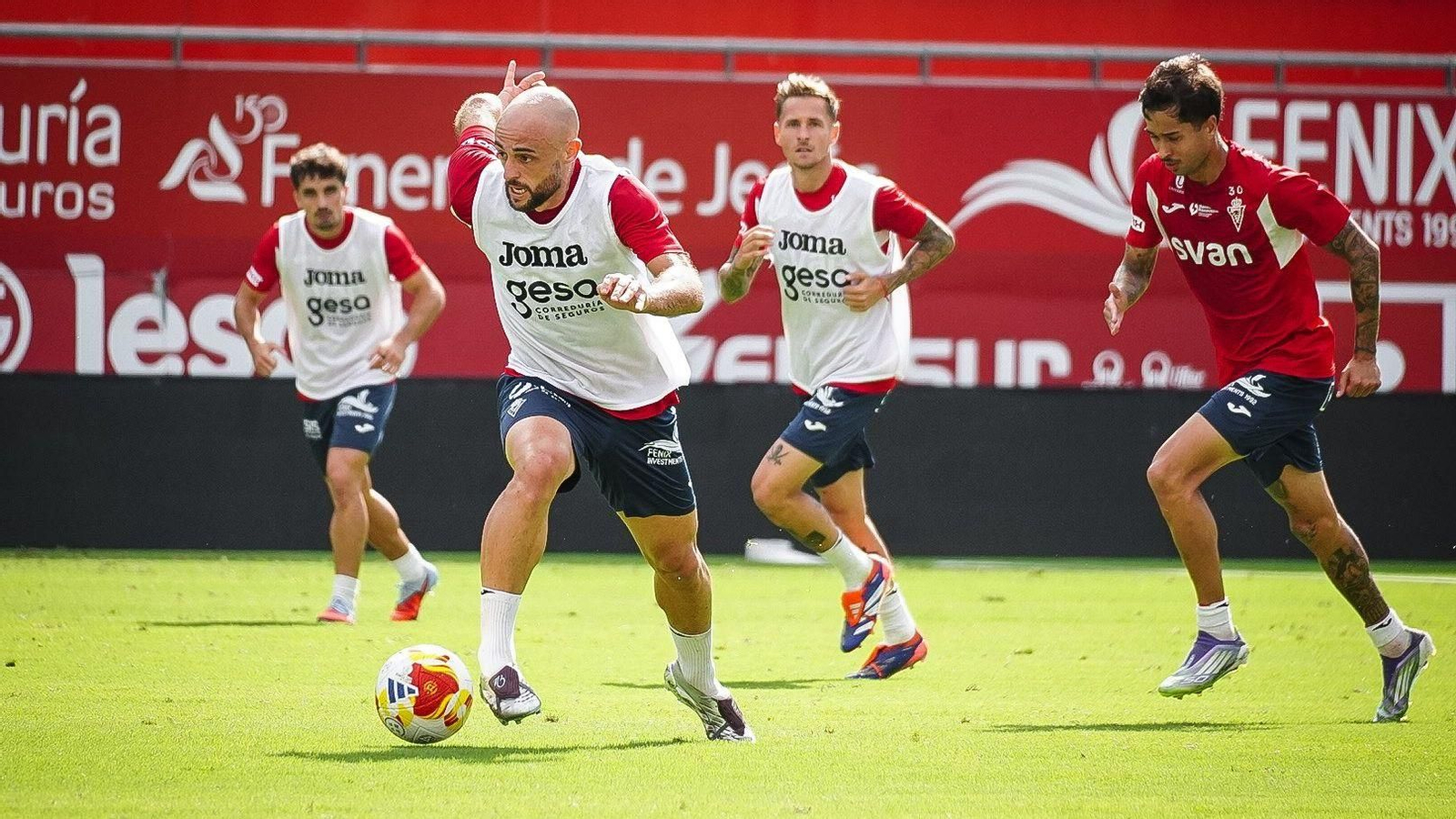 Un entrenamiento del Murcia esta semana.